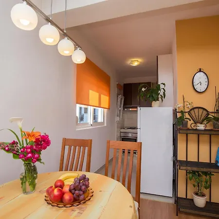 Apartment Spacious With Balcony Zadar